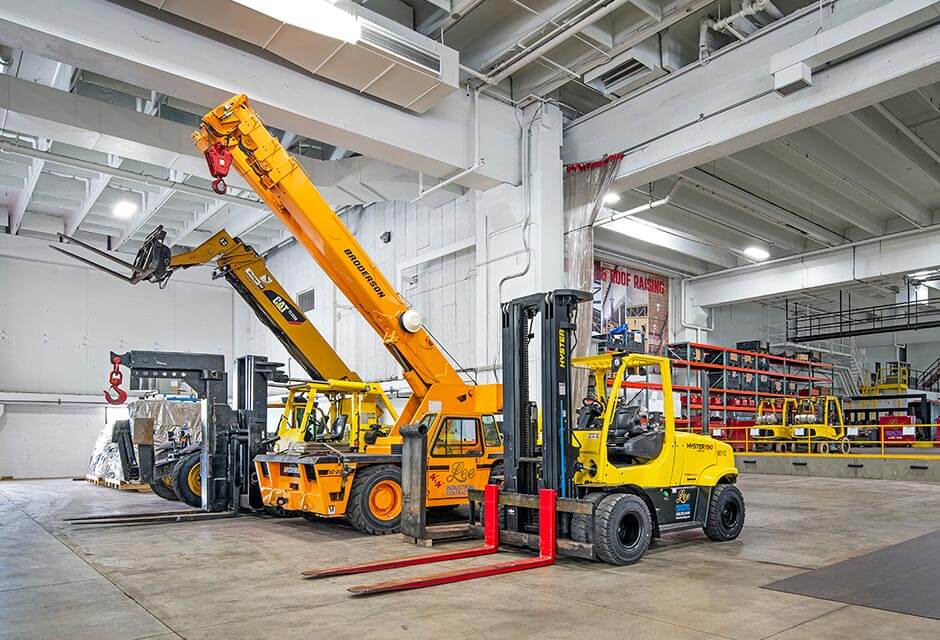 Experienced industrial rigging services across the floor or around the nation